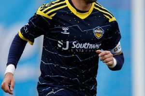 Chivas se olvida de César Montes y busca en la segunda división de Estados Unidos