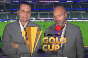 Christian Martinoli y Luis García se las arreglan para narrar la Copa Oro