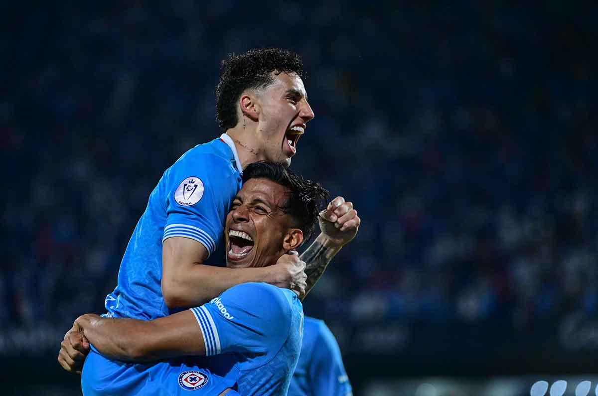 Cruz Azul golea a Vancouver Whitecaps y se coloca como el máximo ganador en la historia de la Concachampions