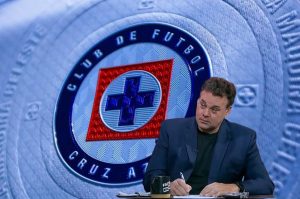 David Faitelson ventila salario de jugador de Cruz Azul y lo tunden
