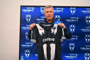 Domènec Torrent exige el regreso de un viejo conocido a Rayados de Monterrey