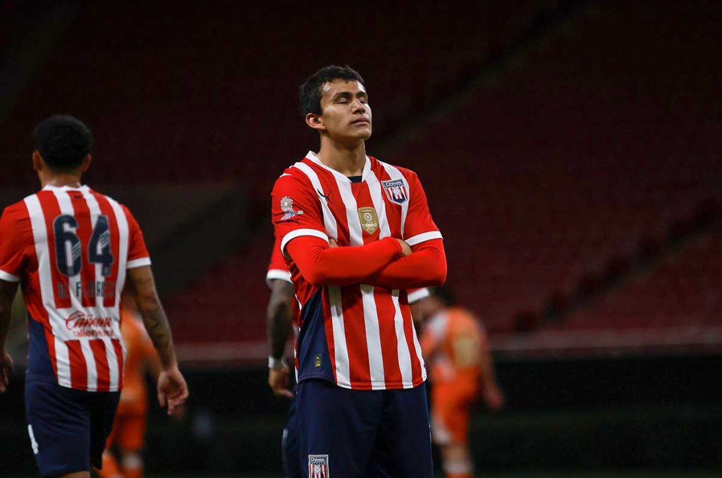 Matías Cendejas será un nuevo central en Chivas