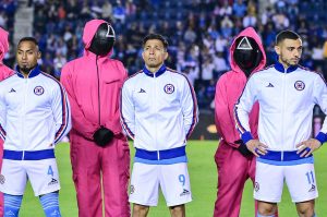 Giorgos Giakoumakis no se va solo; otro delantero en la rampa de salida en Cruz Azul