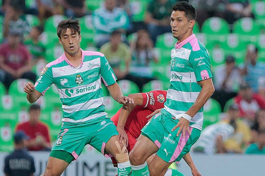 Javier Abella y Jesús Molina, ambos señalados por evadir impuestos en Santos Laguna