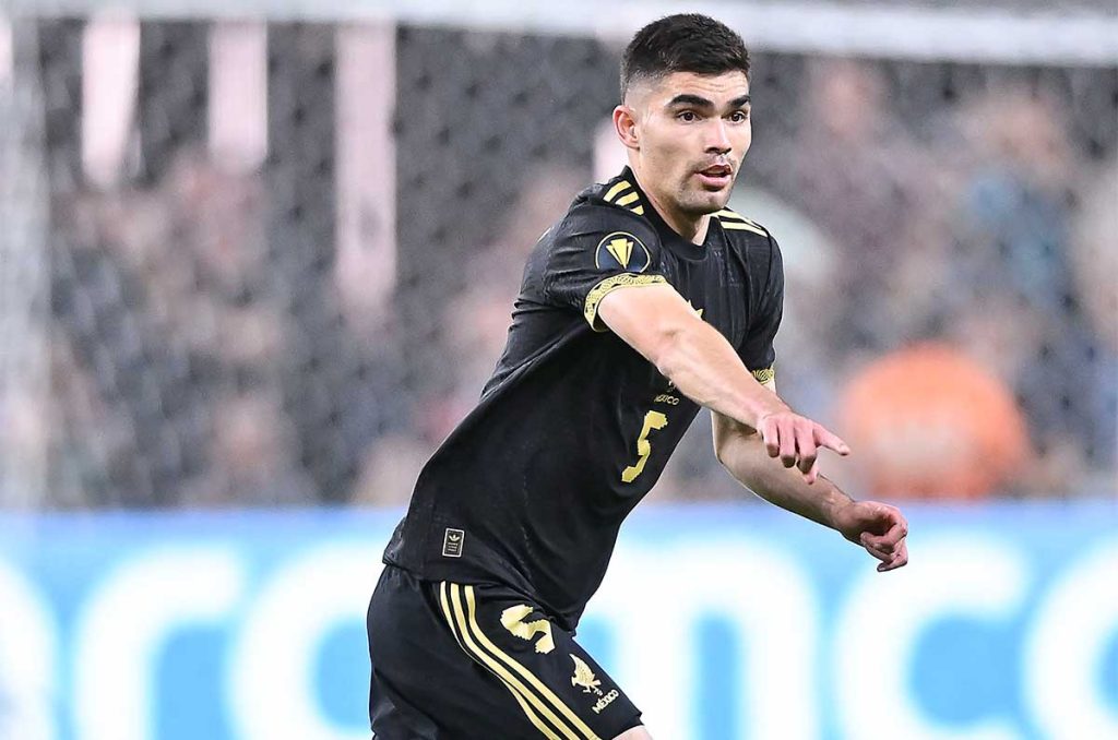Johan Vásquez se ha convertido en un referente dentro de la Selección Mexicana