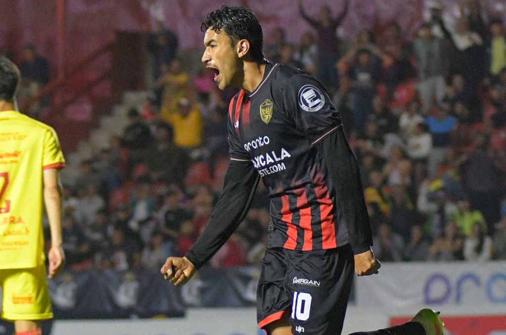 Misael Pedroza brilló en la Liga de expansión, peor no ha tenido minutos en Necaxa