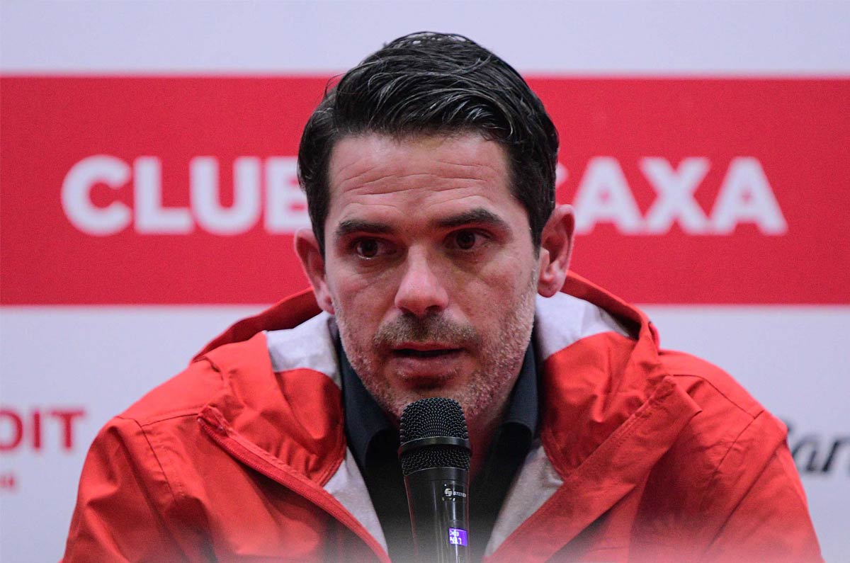 Necaxa quiere evitar un Chivas y blinda a Fernando Gago