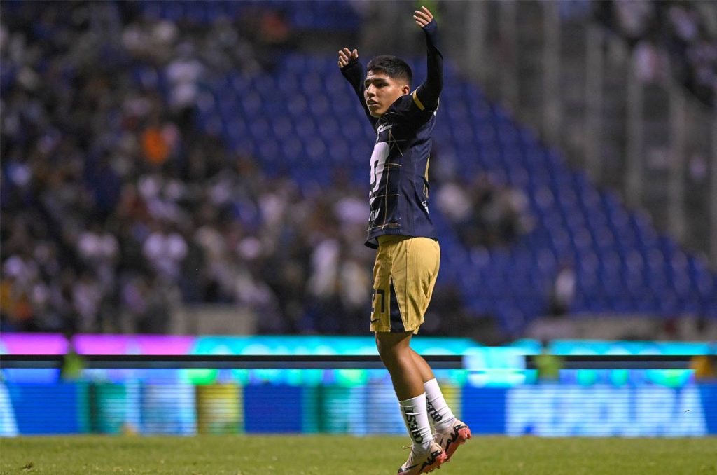 Piero Quispe todavía no tiene asegurado su lugar en Pumas y le salen novias en el extranjero