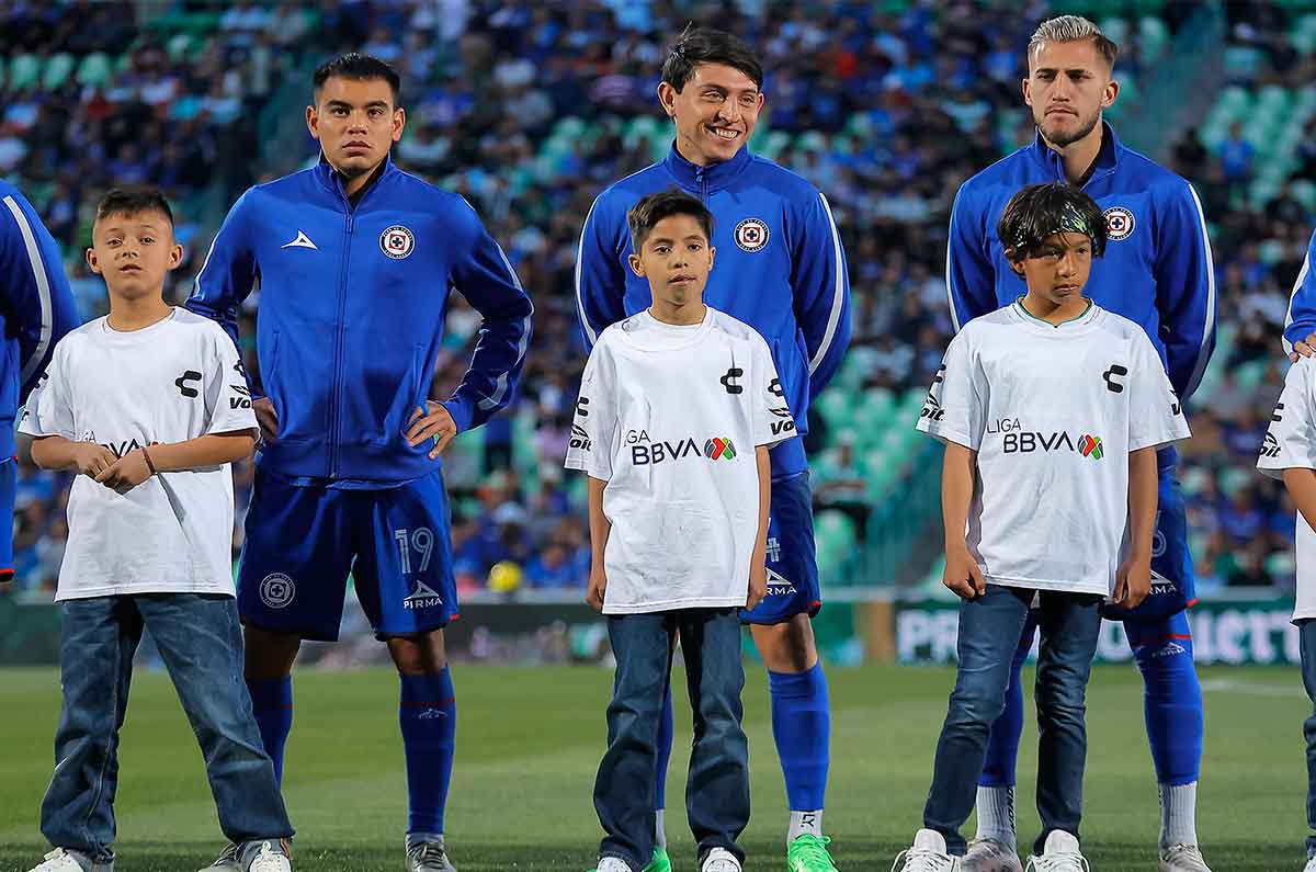 Pumas podría ver en Cruz Azul la solución para su mediocampo