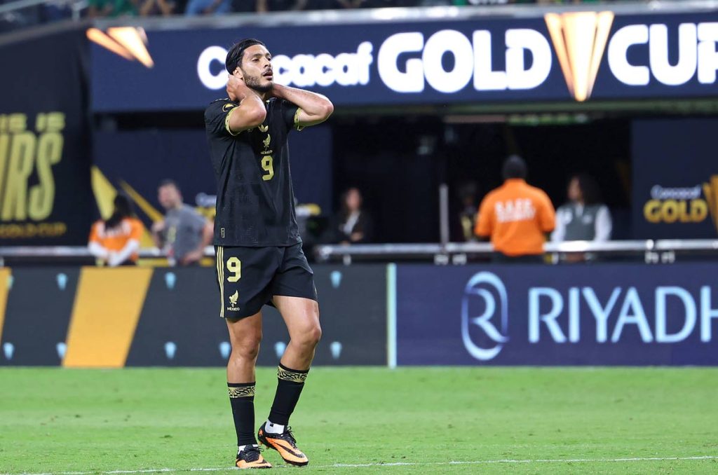 Raúl Jiménez volverá a ser el delantero titular ante Arabia Saudita