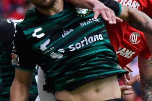 Santos Laguna ha amarrado a su nuevo central que despegaría como promesa