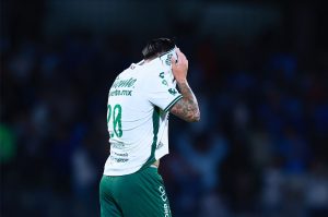 Se desmorona el León y lo desmantelan, Echeverría también dice adiós