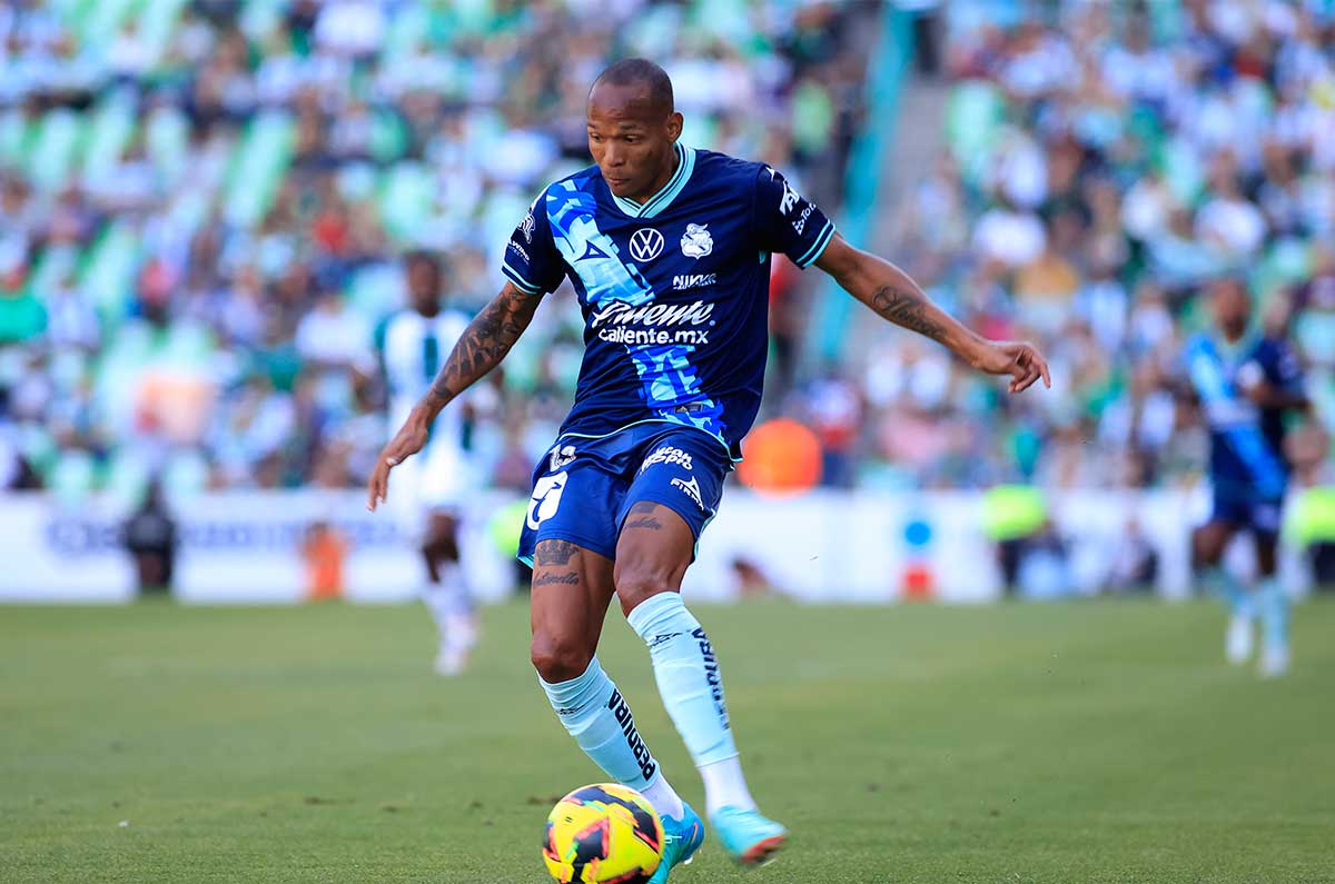 Tras salir por la puerta de atrás en Puebla, Luis Quiñones tiene nuevo equipo