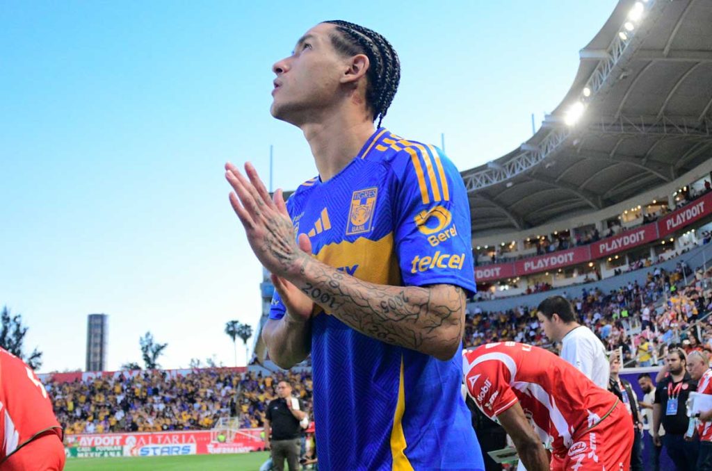 Uriel Antuna tiene un salario importante en los Tigres UANL