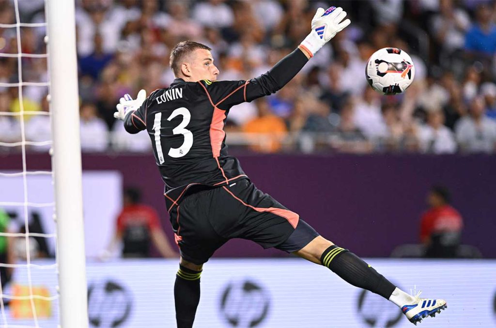 Andriy Lunin decidió quedarse en el Real Madrid