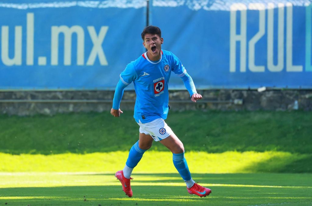 Bryan Casas ya es goleador de la Máquina de Cruz Azul