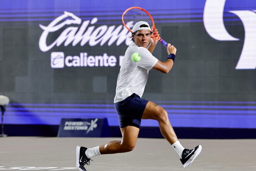 CALIENTE.MX TE LLEVA AL CORAZÓN DE LOS CABOS TENNIS OPEN 0
