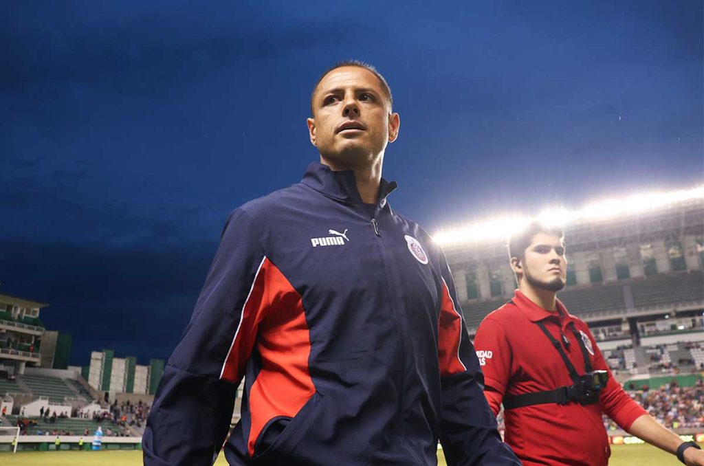 Chicharito se quedó en la banca en el primer partido de Chivas del Apertura 2025