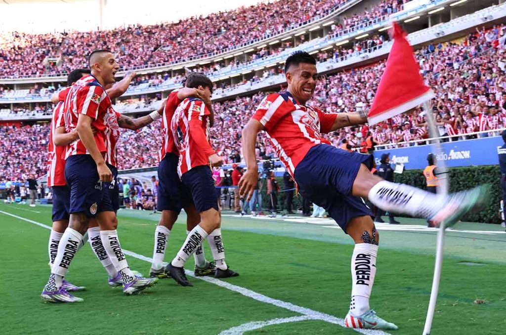 Chivas recupera la ventaja y se lleva los tres puntos frente a San Luis