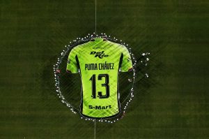 Con un memorable recuerdo al Puma Chávez, Juárez presenta a su bombazo del torneo