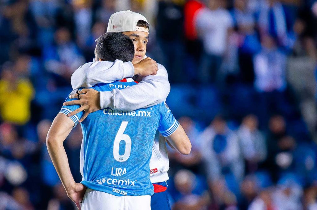 Cruz Azul ya tiene listo el reemplazo de Giakoumakis y el Toro Fernández; no es Jovic 0