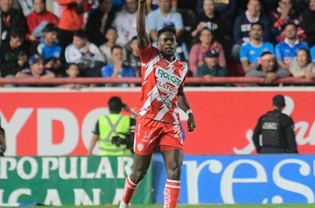 Diber Cambindo encontró su mejor versión en Necaxa