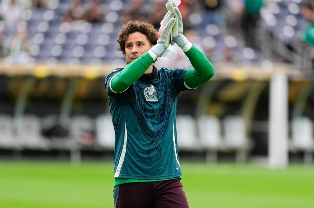 Guillermo Ochoa fue rechazado por el cuadro de Rayados de Monterrey