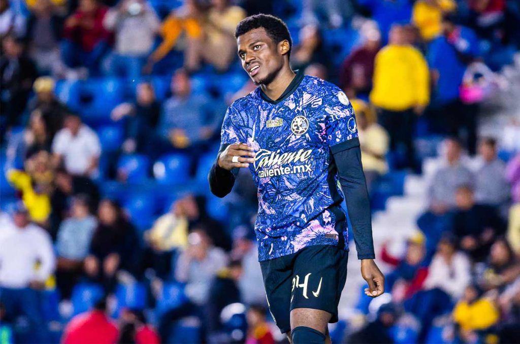 Javairo Dilrosun está en la mira de los Tigres UANL