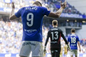 León se la cobra al Real Oviedo y va por una de sus figuras