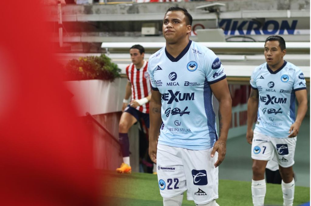 Mozumbito Martínez jugará en tercera división con Pioneros de Cancún