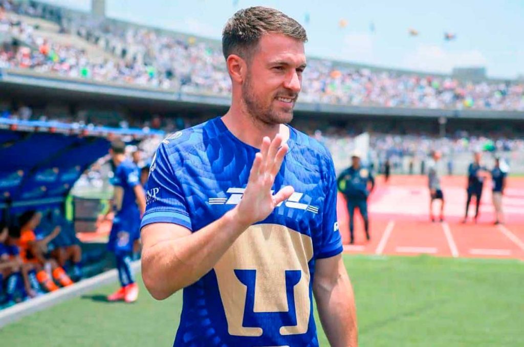 Pumas sorprende con fichaje de Aaron Ramsey para el Apertura 2025