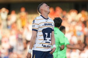 Rogelio Funes Mori queda fuera de Pumas y podría continuar en la Liga MX