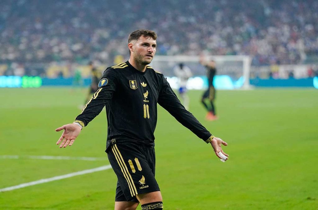 Santiago Giménez regresa al Feyenoord en Países Bajos 0