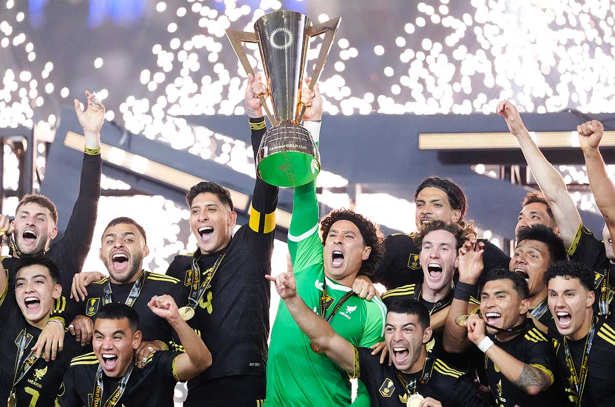 segun-eduardo-saracho-guillermo-ochoa-no-tiene-planeado-regresar-a-mexico