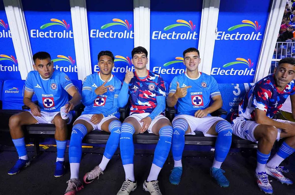 Tigres no quiere a Córdova, lo planea cambiar por un mediocampista de Cruz Azul 0