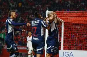 Tras la negativa de Viñas, León cerraría a un delantero de Rayados de Monterrey