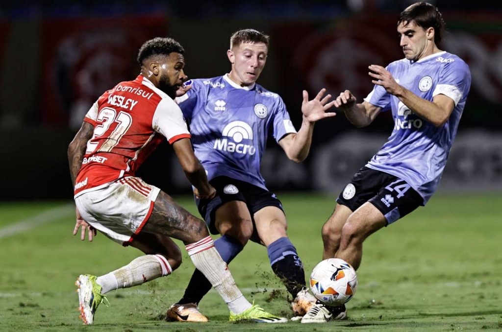 América vuelve a la carga por Wesley del Inter de Porto Alegre