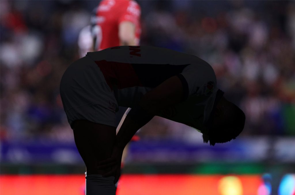 Además de Chicharito, este jugador será parte de la limpia en Chivas