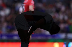 Además de Chicharito, este jugador será parte de la limpia en Chivas