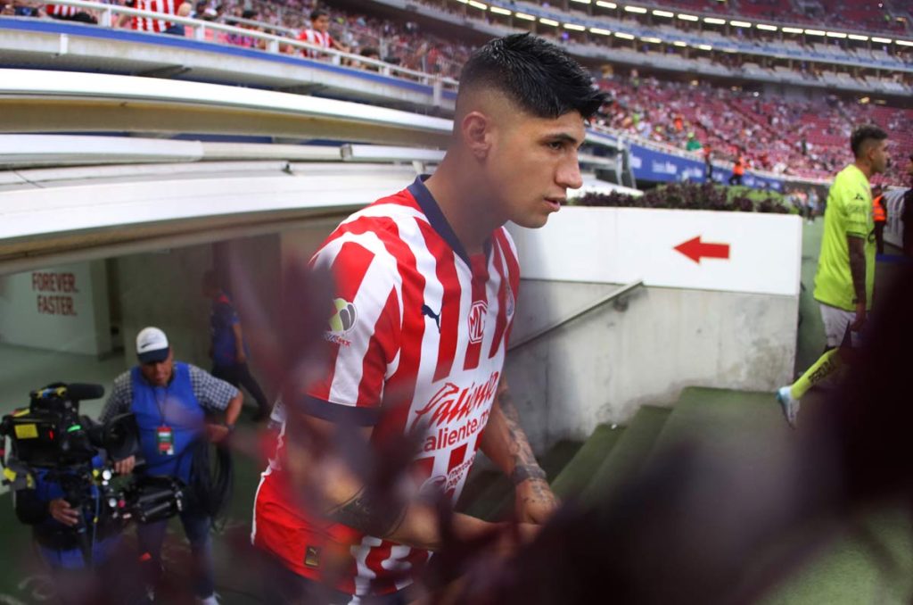 Alan Pulido parece tener los días contados en las Chivas de Guadalajara