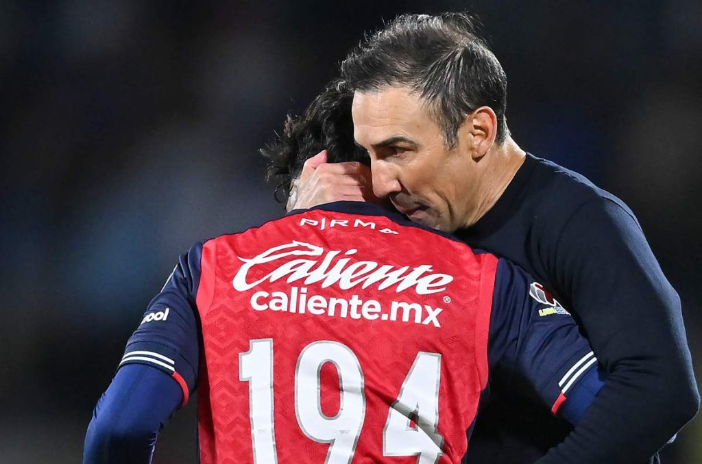 Amaury Morales se había ganado la confianza de Vicente Sánchez en Cruz Azul; con Larcamón, la ha perdido