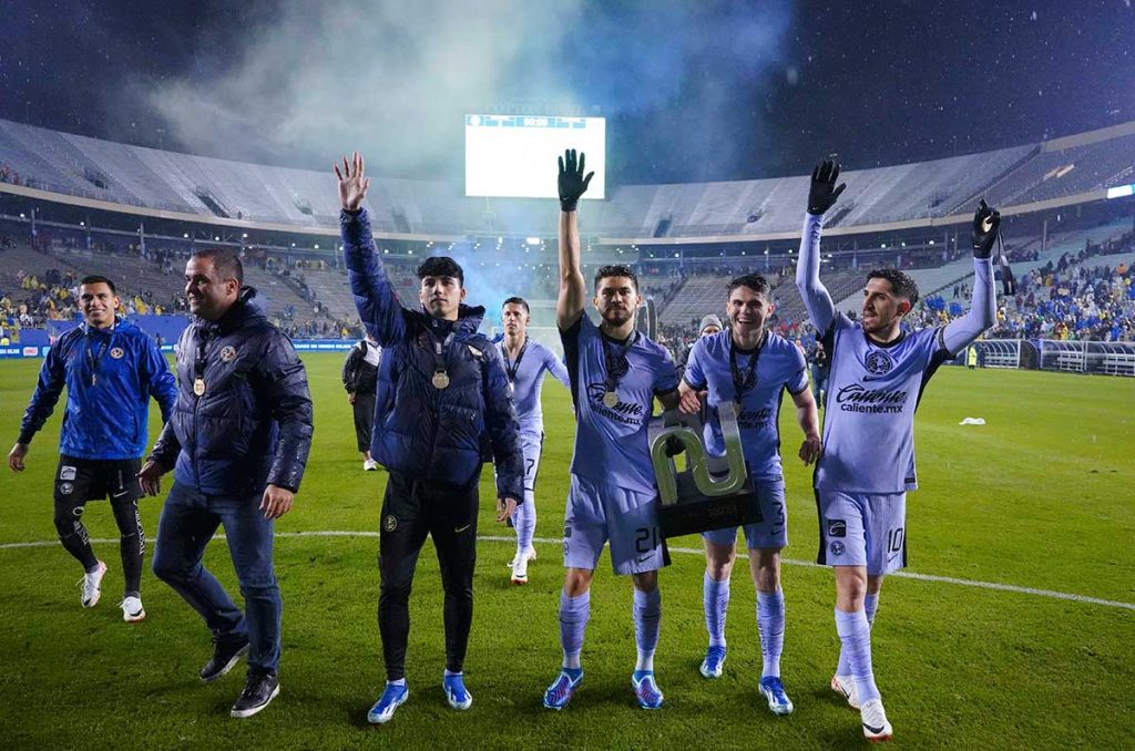 André Jardine y Diego Valdés en partido
