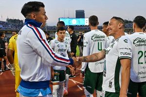 Andrés Guardado se desmarca de Cruz Azul y regresa a Europa