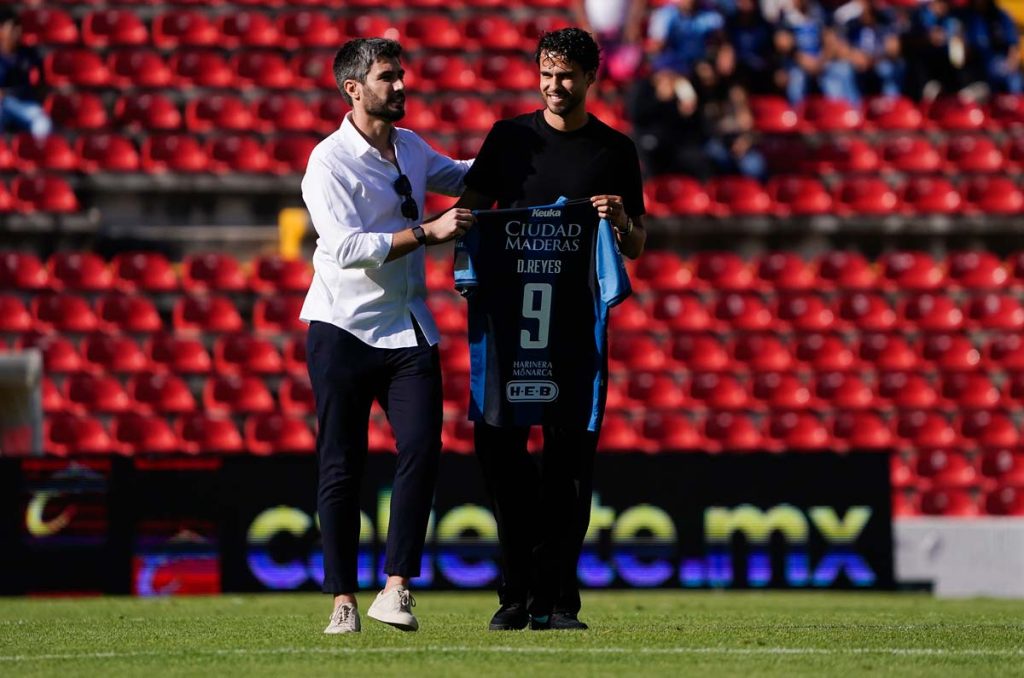 Diego Reyes ya fue presentado como fichaje del Querétaro