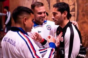 Emotivo reencuentro de Jesús Corona y Cruz Azul; el portero se despedirá del futbol