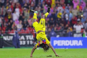 Entre polémicas y penales, Allan Saint-Maximin tiene un debut de ensueño con América