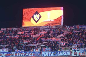 Graves incidentes generan que se suspenda el Independiente vs. U de Chile