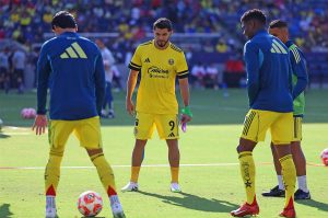 Henry Martín lidera limpia masiva en América y se va con 6 jugadores más