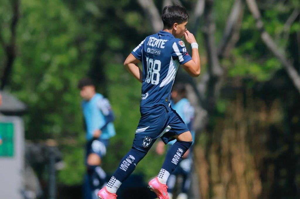 Joaquín Moxica se ha ganado la confianza de Domènec Torrent en Rayados de Monterrey