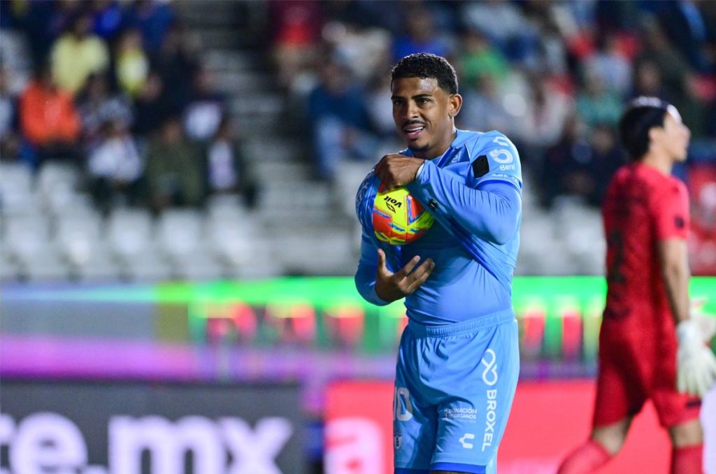 Luego de su paso por Pachuca, John Kennedy jugará en el Shakhtar Donetsk